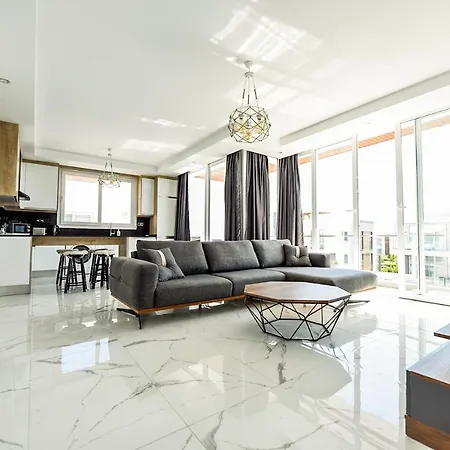 Luxury Four Seasons Life Bogaz 5-d 아파트